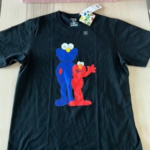 KAWS x Sesame Street Uniqlo T-shirt